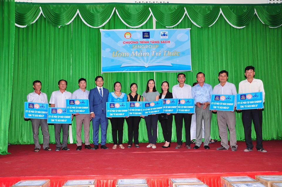 CONTINUING THE JOURNEY TO NURTURE KNOWLEDGE - SEN GROUP DONATES 5,583 BOOKS TO THE EDUCATION PROMOTION ASSOCIATION OF KIEN GIANG PROVINCE